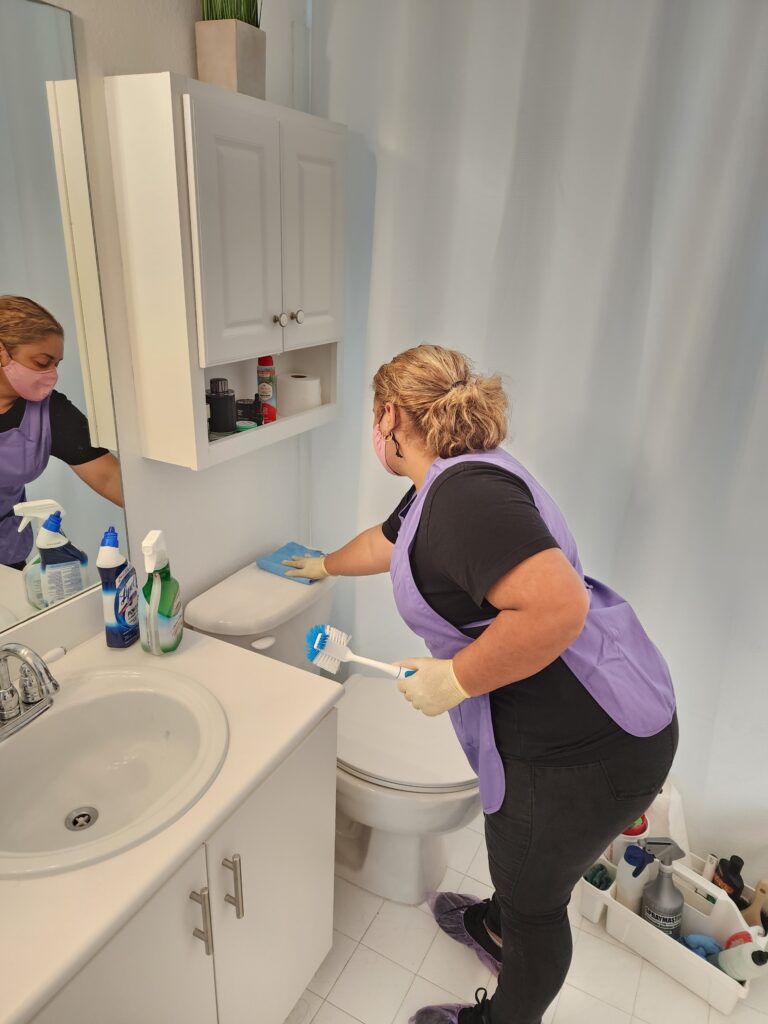 Foto helpers berry Maids cleaning services carol 1